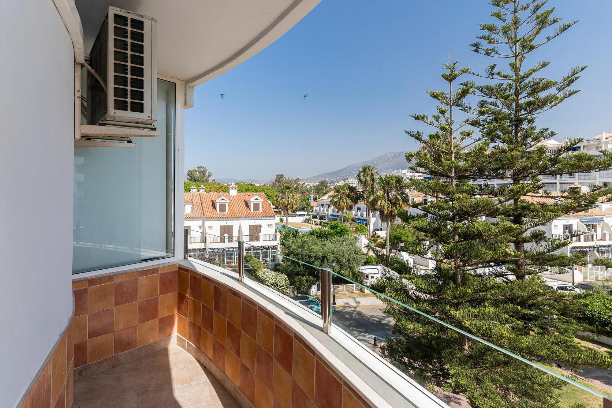 Blonzu Dominicana Fuengirola Eksteriør billede