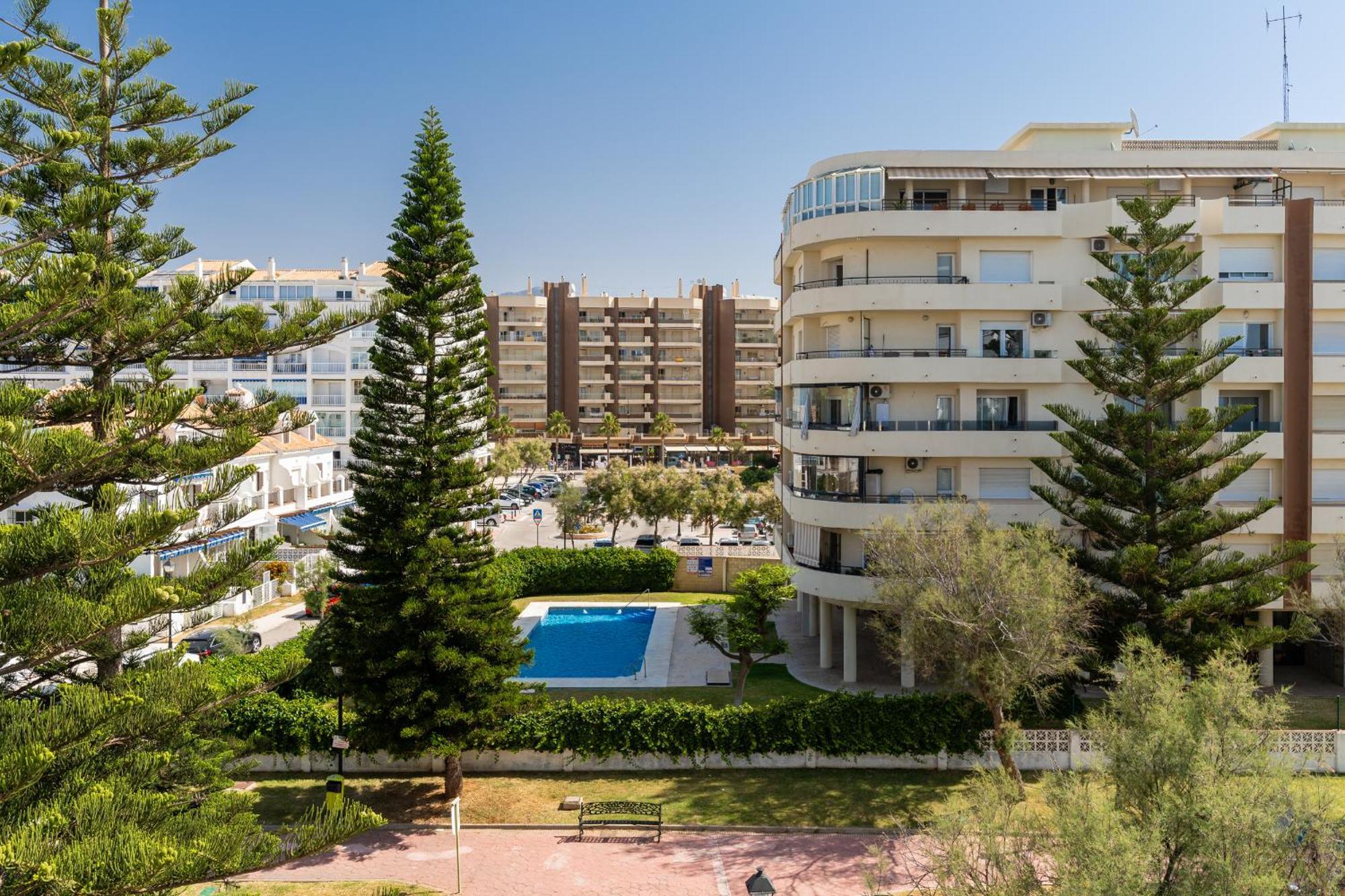 Blonzu Dominicana Fuengirola Eksteriør billede